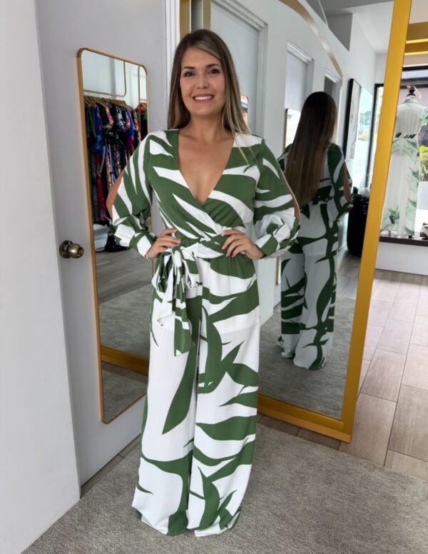 ee916628-defe-4a9f-8a55-0bf7c5f7de4a.jpeg Green Tropical print jumpsuit with long sleeves