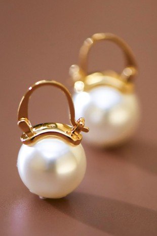 Aretes de acero inoxidable con baño de oro de 18K